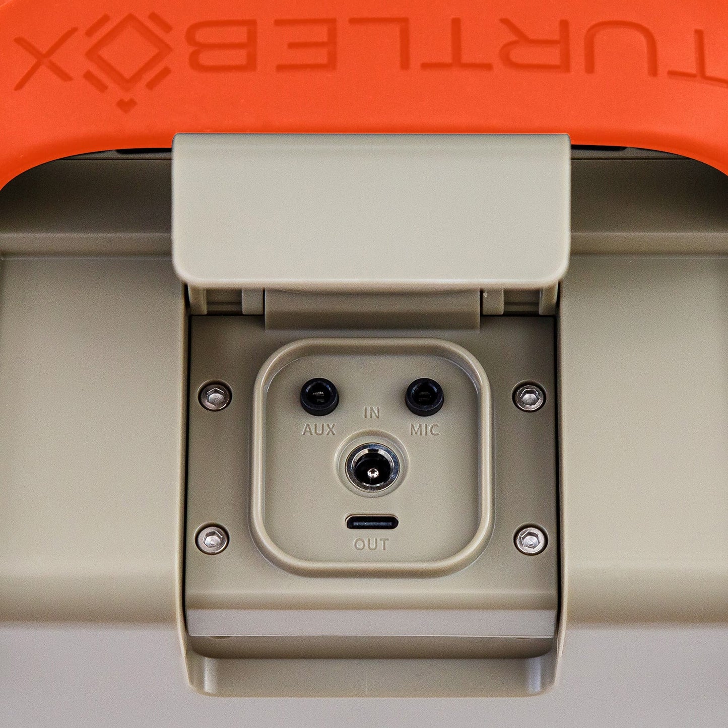 Whitetail Original speaker port view #speaker-color_whitetail-artist-series