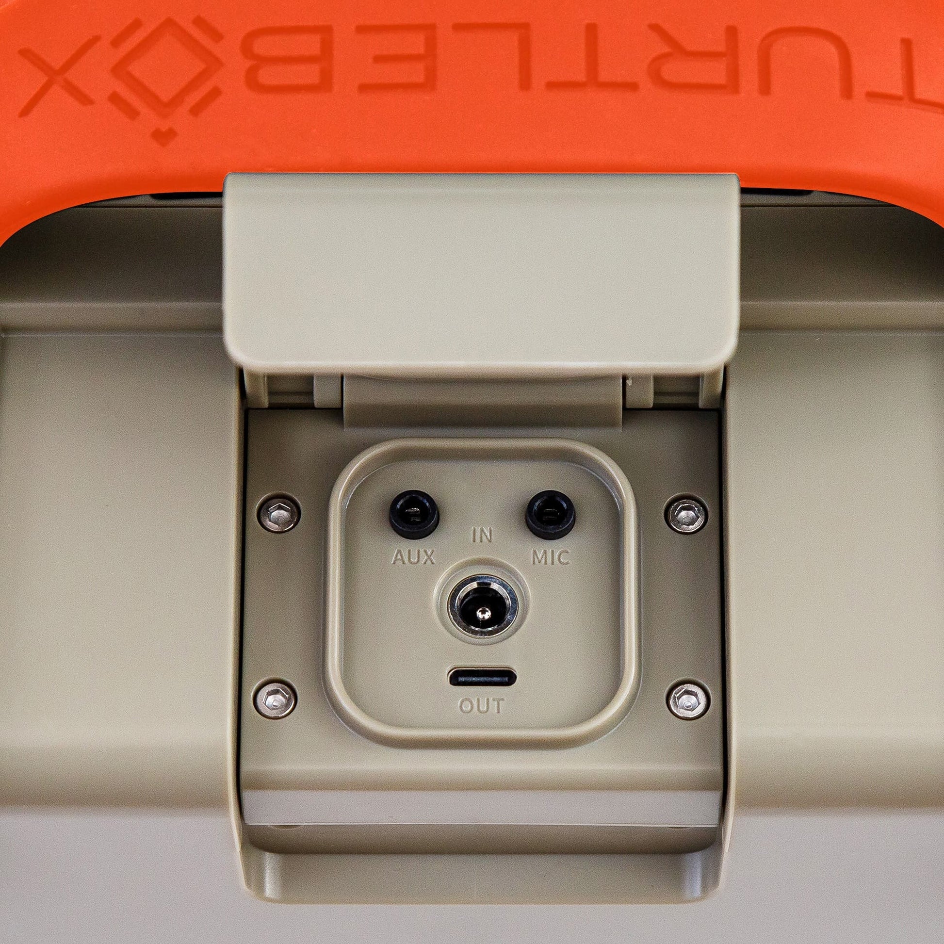 Whitetail Original speaker port view #speaker-color_whitetail-artist-series